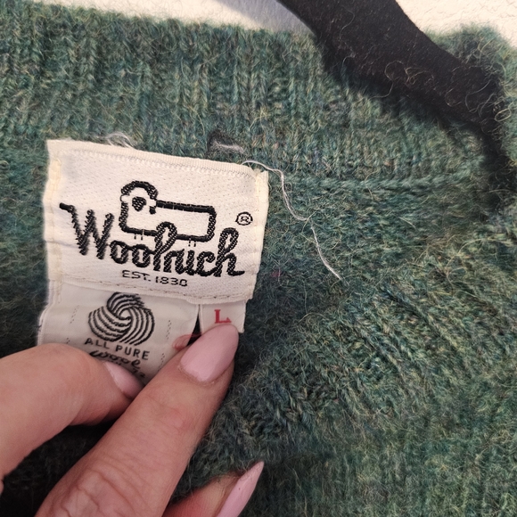 Woolrich Vintage Green Pure Wool Men's Crewneck Sweater Size Medium/Large *Hole - Picture 2 of 9